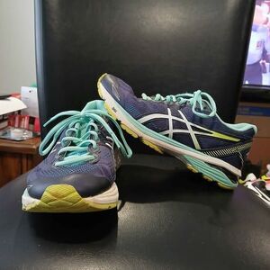 Asics GT1000. Athletic Sneakers. T6A8N. Women Size 6.5.